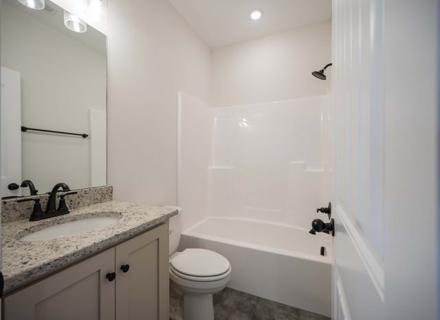 5404 Walnut Farms Blvd, Christiana, TN 37037