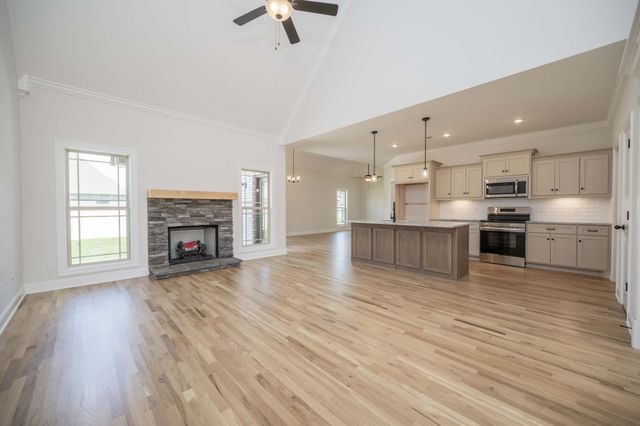 5404 Walnut Farms Blvd, Christiana, TN 37037