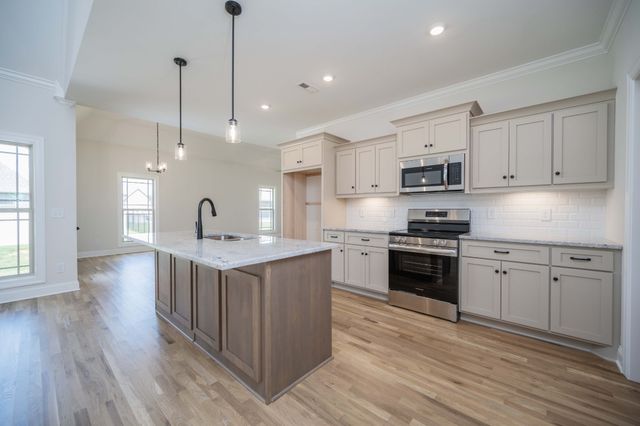 5404 Walnut Farms Blvd, Christiana, TN 37037