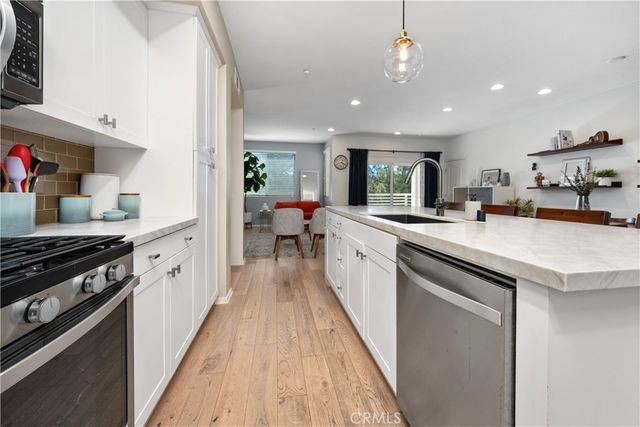 13025 Park Place 301, Hawthorne, CA 90250