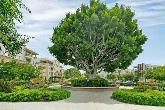 13025 Park Place 301, Hawthorne, CA 90250