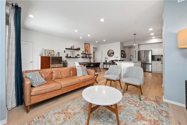 13025 Park Place 301, Hawthorne, CA 90250