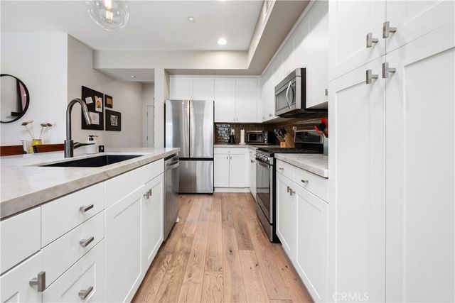 13025 Park Place 301, Hawthorne, CA 90250