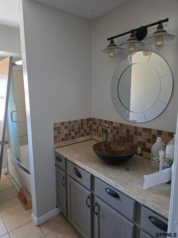 1612 Lincoln Avenue, Plattsmouth, NE 68048