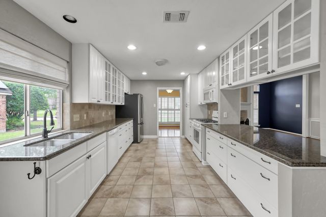 16135 Ridge Park Drive, Houston, TX 77095