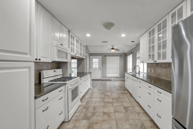 16135 Ridge Park Drive, Houston, TX 77095