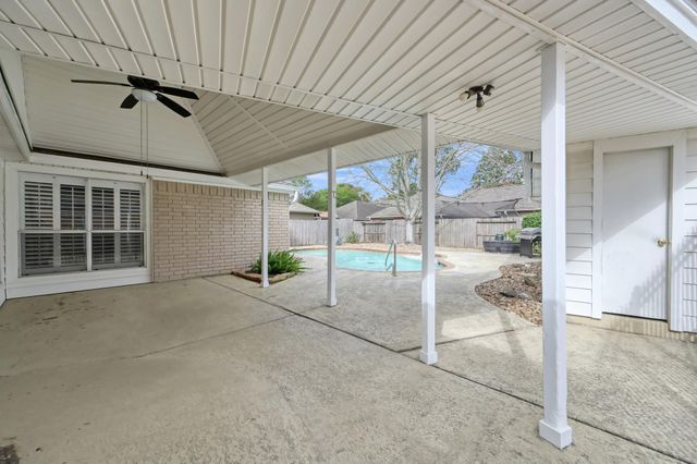 16135 Ridge Park Drive, Houston, TX 77095