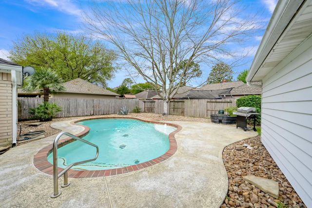 16135 Ridge Park Drive, Houston, TX 77095