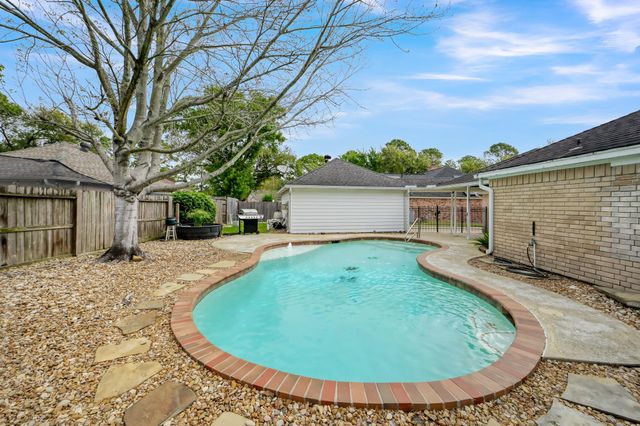 16135 Ridge Park Drive, Houston, TX 77095