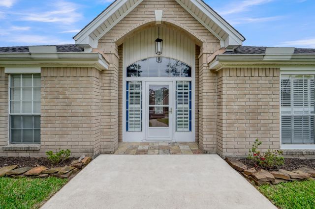 16135 Ridge Park Drive, Houston, TX 77095
