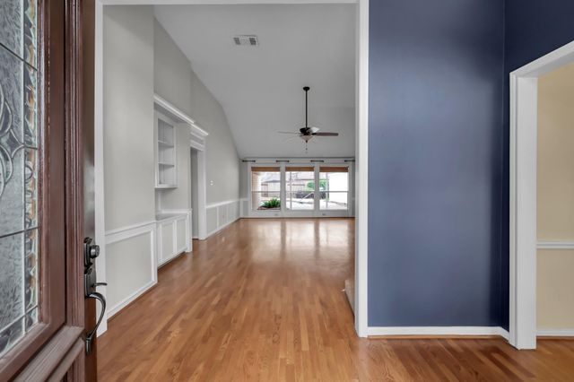 16135 Ridge Park Drive, Houston, TX 77095