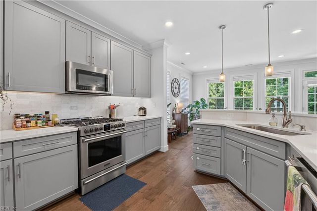 2908 Bluegrass LN, Virginia Beach, VA 23453