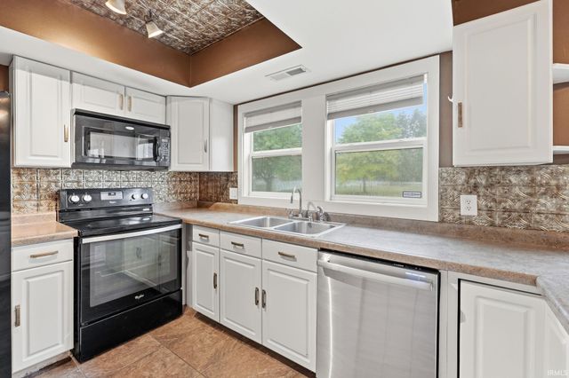 5210 Union Chapel Road, Fort Wayne, IN 46845