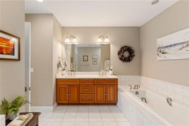 83 Waters Edge Street 24, Tiverton, RI 02878