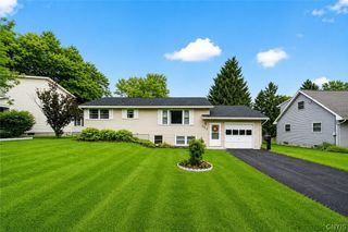 117 Suffolk Road, Camillus, NY 13219