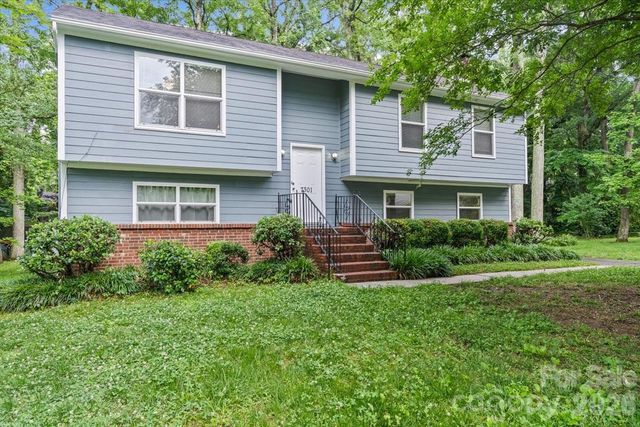 7301 Park Vista Circle, Charlotte, NC 28226