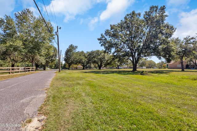 12529 Canal Road, Gulfport, MS 39503
