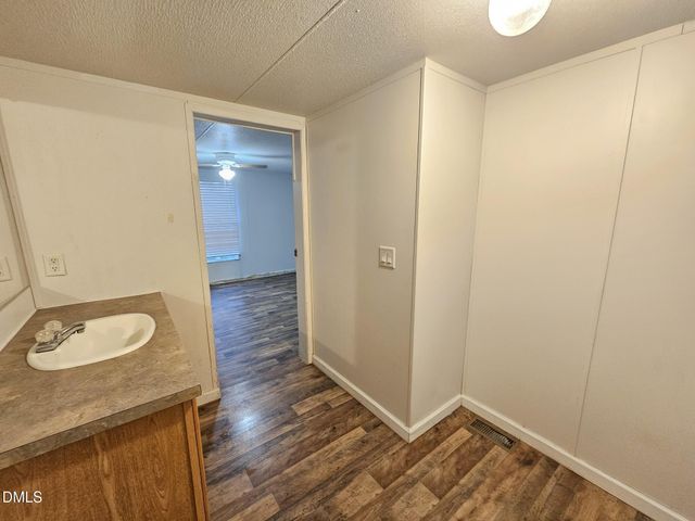 8187 Cleveland B, Clayton, NC 27520