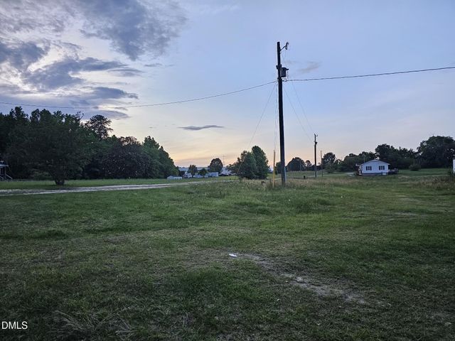 8187 Cleveland B, Clayton, NC 27520