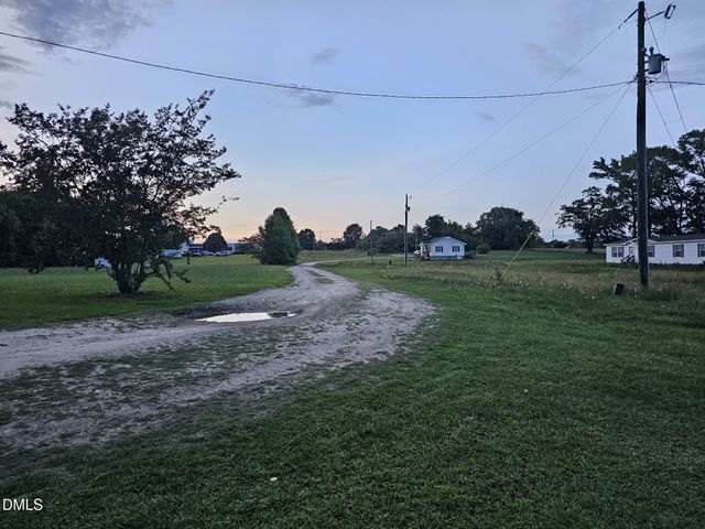 8187 Cleveland B, Clayton, NC 27520