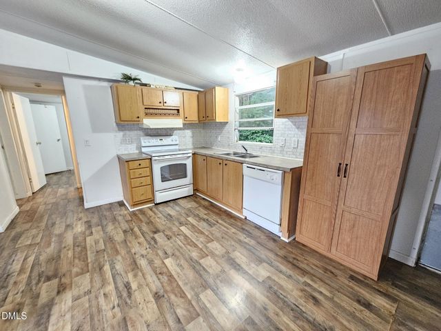 8187 Cleveland B, Clayton, NC 27520