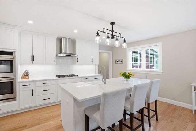 7 Yellow Birch Dr, Plymouth, MA 02360