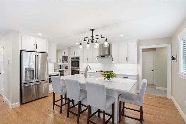7 Yellow Birch Dr, Plymouth, MA 02360