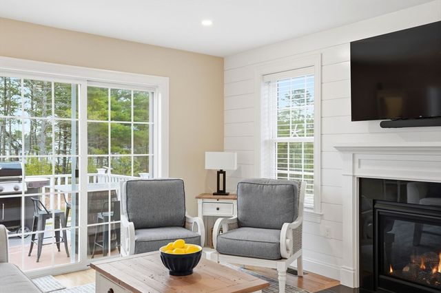 7 Yellow Birch Dr, Plymouth, MA 02360