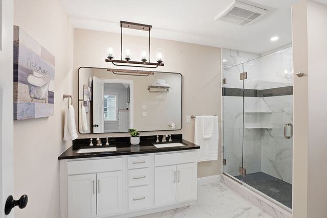 7 Yellow Birch Dr, Plymouth, MA 02360