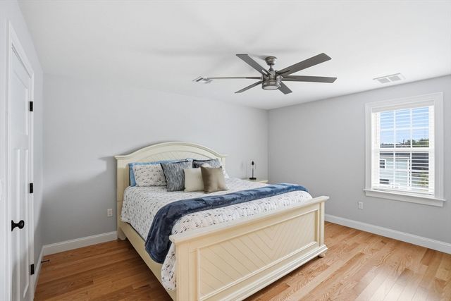 7 Yellow Birch Dr, Plymouth, MA 02360