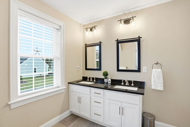 7 Yellow Birch Dr, Plymouth, MA 02360