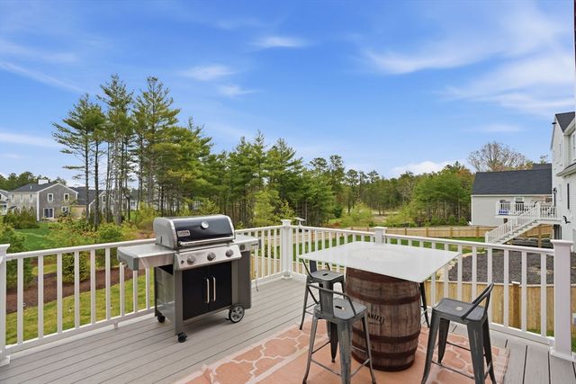 7 Yellow Birch Dr, Plymouth, MA 02360
