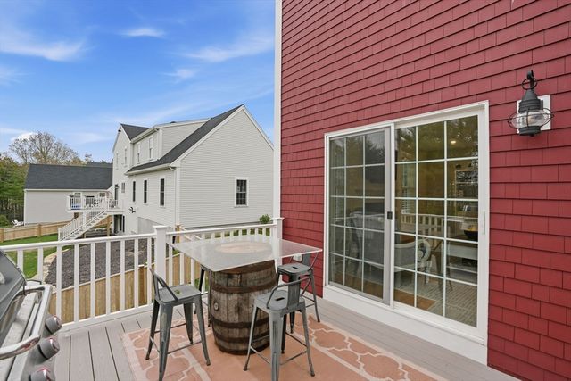 7 Yellow Birch Dr, Plymouth, MA 02360