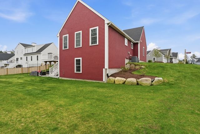 7 Yellow Birch Dr, Plymouth, MA 02360