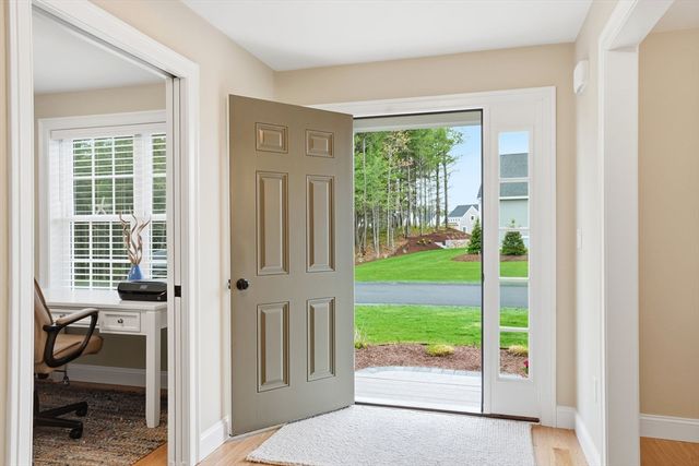 7 Yellow Birch Dr, Plymouth, MA 02360