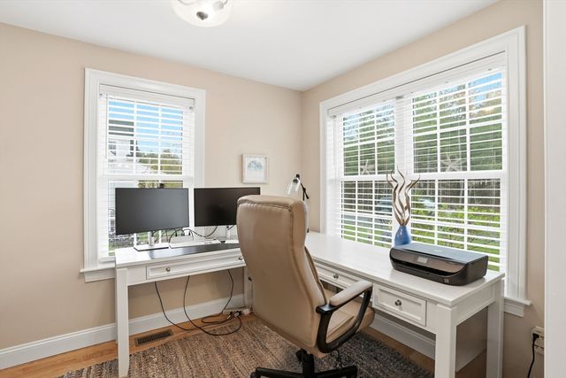 7 Yellow Birch Dr, Plymouth, MA 02360