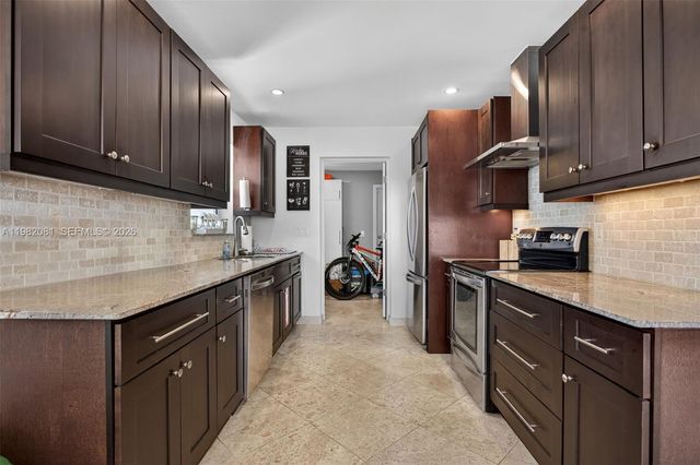 2136 NE 56th Pl, Fort Lauderdale, FL 33308