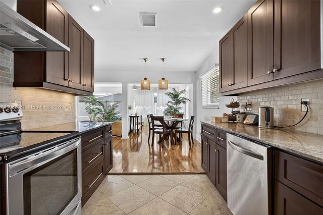 2136 NE 56th Pl, Fort Lauderdale, FL 33308