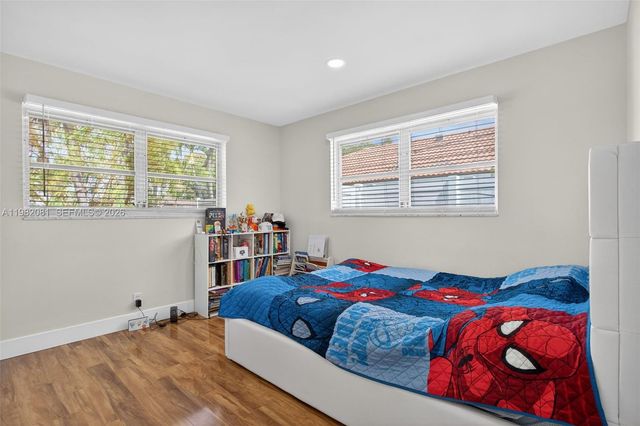 2136 NE 56th Pl, Fort Lauderdale, FL 33308