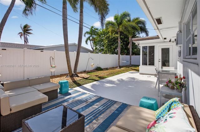 2136 NE 56th Pl, Fort Lauderdale, FL 33308