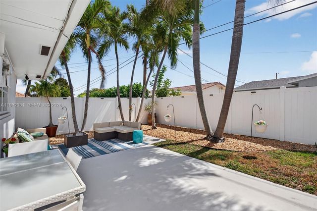 2136 NE 56th Pl, Fort Lauderdale, FL 33308