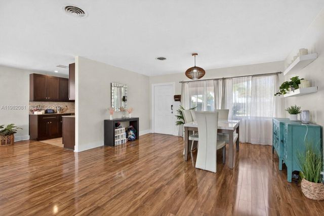 2136 NE 56th Pl, Fort Lauderdale, FL 33308