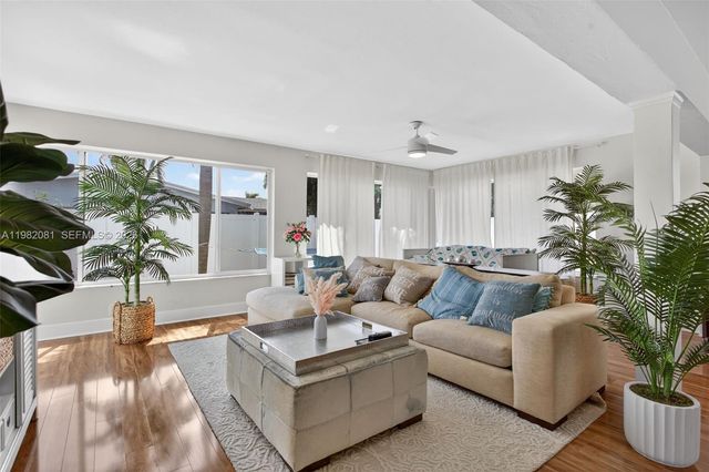 2136 NE 56th Pl, Fort Lauderdale, FL 33308