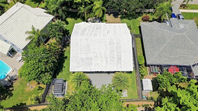 9430 SW 215th Ln, Cutler Bay, FL 33189