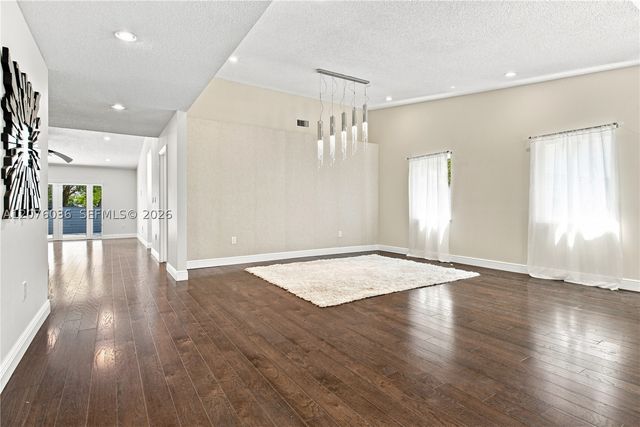 9430 SW 215th Ln, Cutler Bay, FL 33189