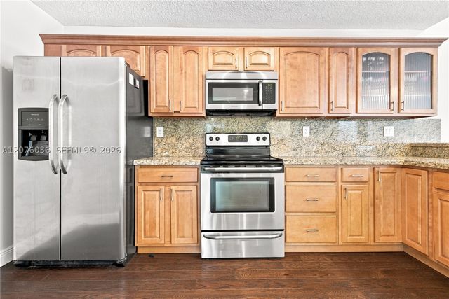 9430 SW 215th Ln, Cutler Bay, FL 33189