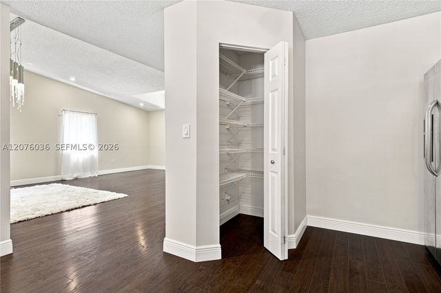 9430 SW 215th Ln, Cutler Bay, FL 33189