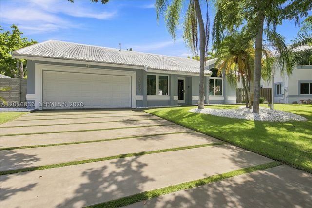 9430 SW 215th Ln, Cutler Bay, FL 33189