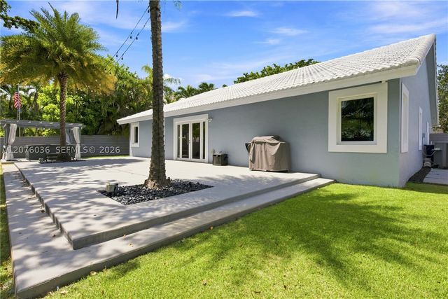 9430 SW 215th Ln, Cutler Bay, FL 33189