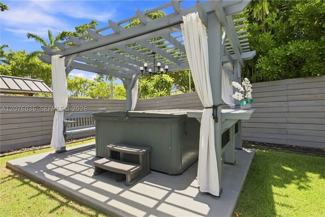 9430 SW 215th Ln, Cutler Bay, FL 33189